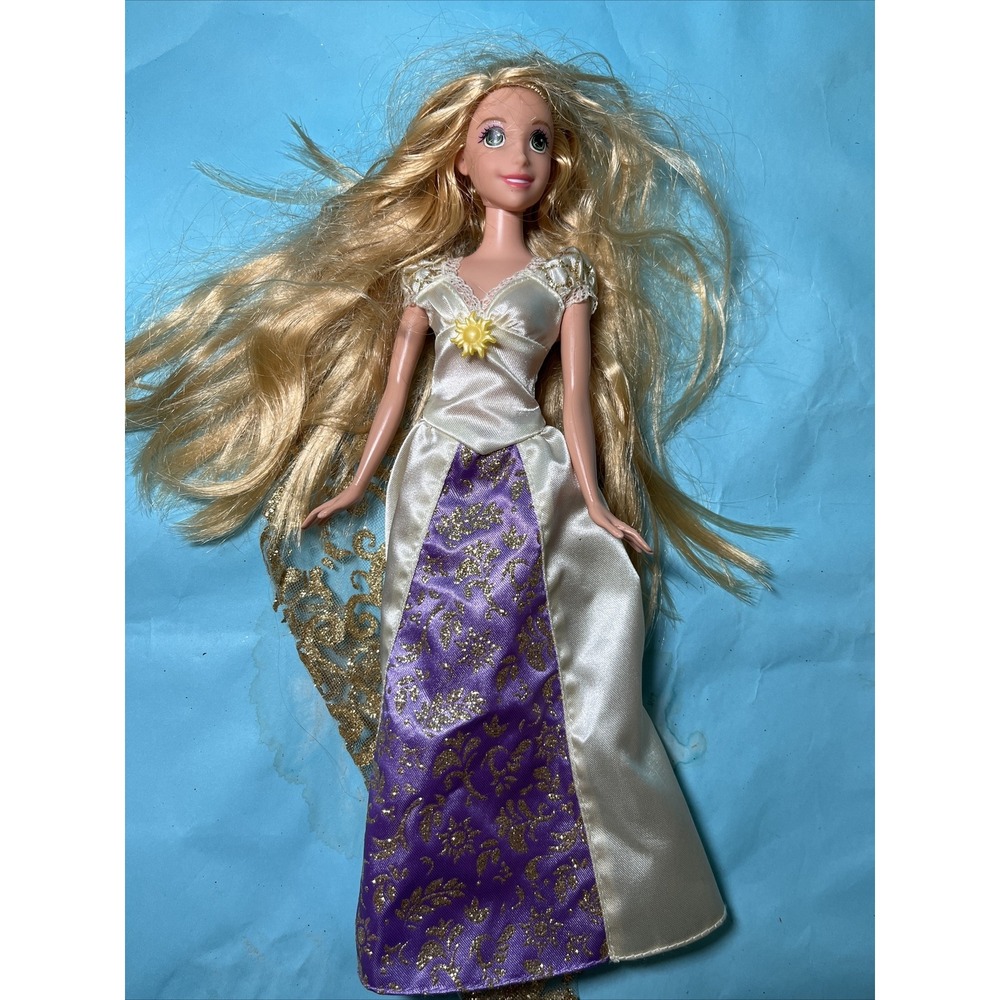 Mattel Barbie as Rapunzel Bridal Wedding Doll Blonde Hair Green Eyes 2009